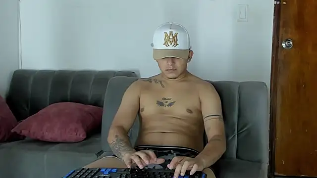 percy_scorpion's Live XXX Chat