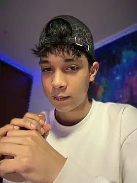 RoughDiamond_'s Live XXX Chat