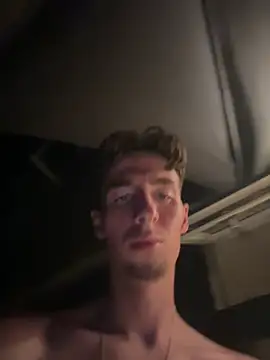 MikesWood21 Show in webcam