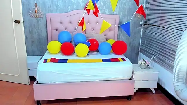 Živý XXX chat naomidibello