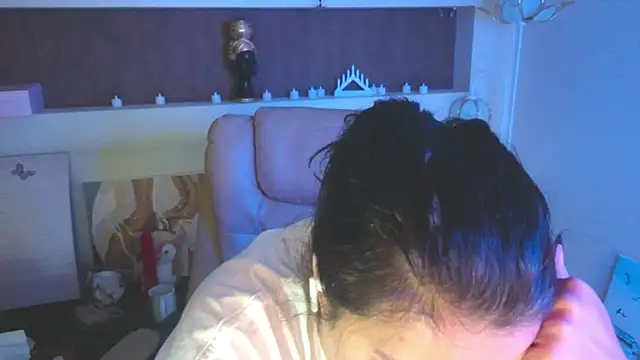 Malika_uAngel élő XXX-chatje