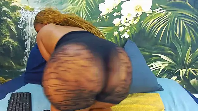 AddictiveMassiveBooty 现场XXX聊天