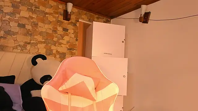 XXX chat uživo modela Khaimmi