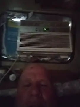 Reddog833 Show in webcam