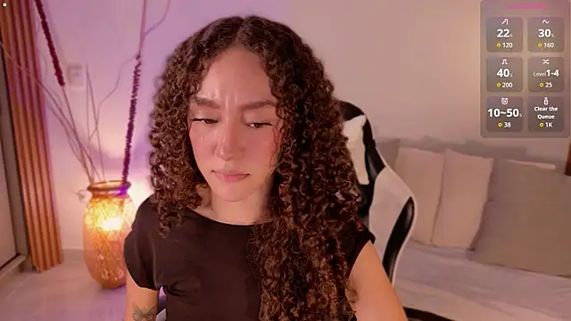 Chatroom XXX en direct de ChloeMoreti