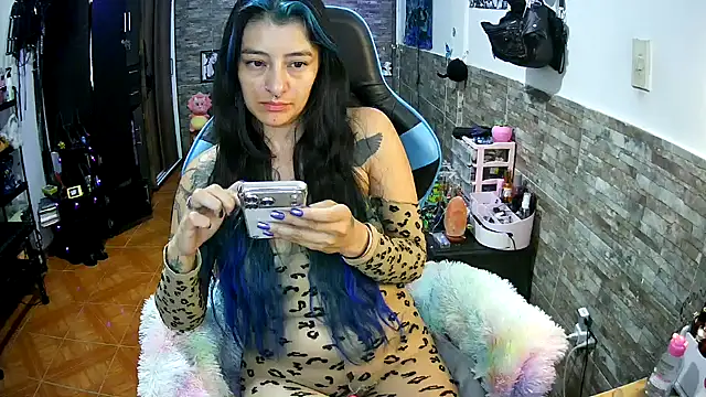 AngelaQueen_ élő XXX-chatje