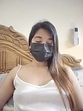 CloudyMist's Live XXX Chat
