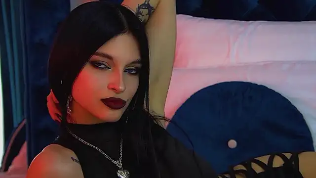 BeverlyMost élő XXX-chatje