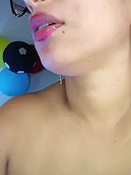 Alizon_1 Adlı Modelin Canlı XXX Sohbeti