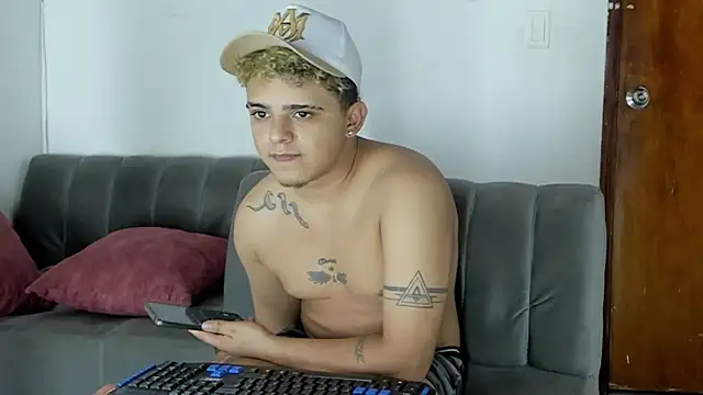 percy_scorpion's Live XXX Chat
