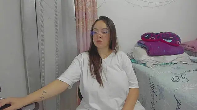 HARLEYNAPIERn Live XXX chat