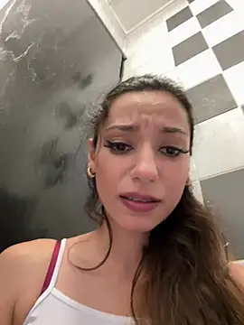 XXX chat uživo modela -_MiaQueen_-