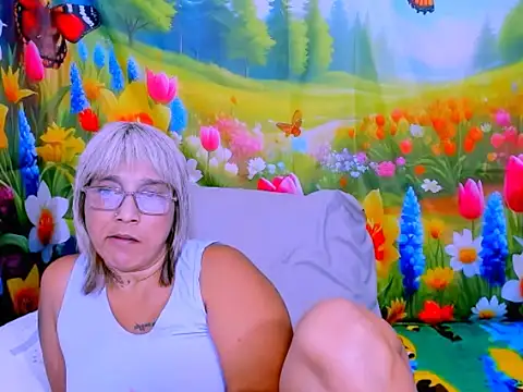 Chat +18 de indianroxy ao vivo