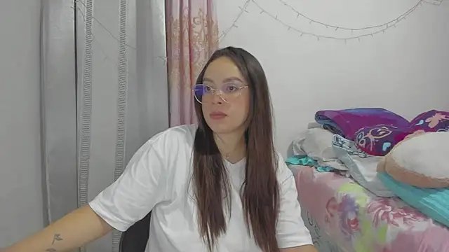 Živý XXX chat HARLEYNAPIER