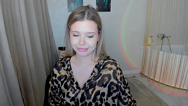 XXX chat uživo modela FollowLovee
