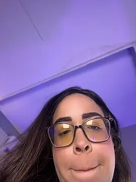 FireDollx Adlı Modelin Canlı XXX Sohbeti