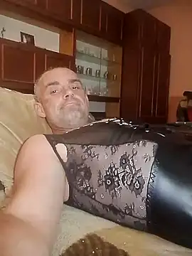 pavel858@xh Chat XXX in diretta