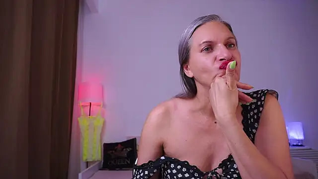 Živý XXX chat SweetLilTrouble