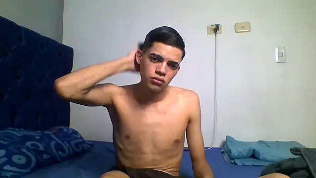 Latinos_2001 live XXX chat