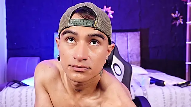 دردشة LiamDeep الجنسية المباشرة