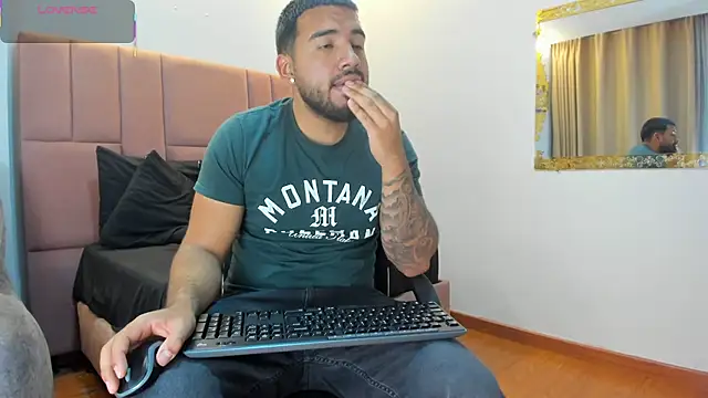 Massimo_Moretti live XXX chat