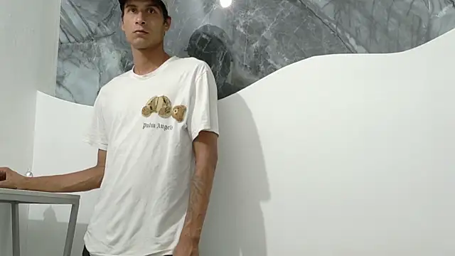 Chat +18 de cameronsilverman ao vivo