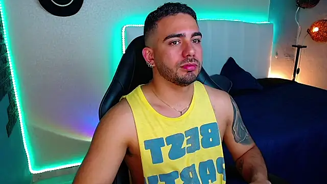 adamhairy's Live XXX Chat
