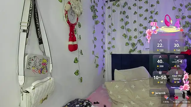 EmiliaRose_ Chat XXX in diretta