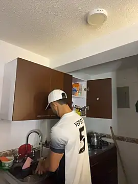 Ezzio_Scolaro 라이브 XXX 채팅