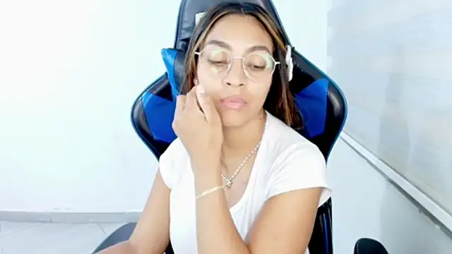 sophiax-x's Live XXX Chat