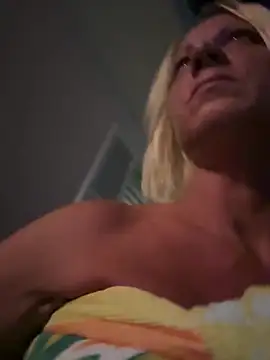 Chat XXX en directo de TiffaneyLove