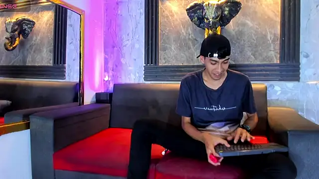 Angelo_Blessed লাইভ XXX চ্যাট