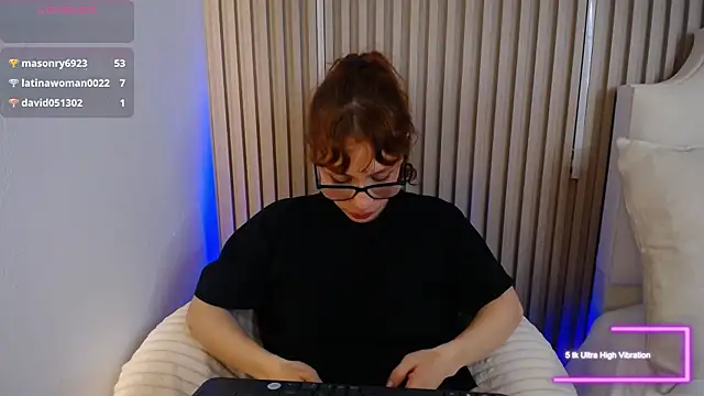 Chatroom XXX en direct de Katy_Van