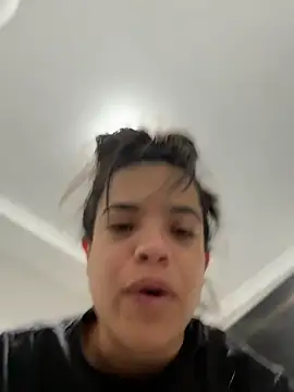 Chat +18 de JuanitaMore01 ao vivo
