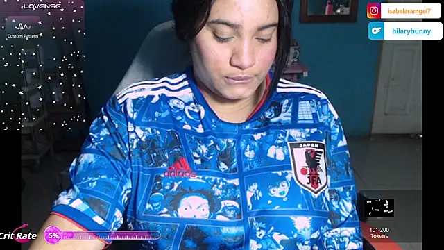 Hilarybunnyy élő XXX-chatje