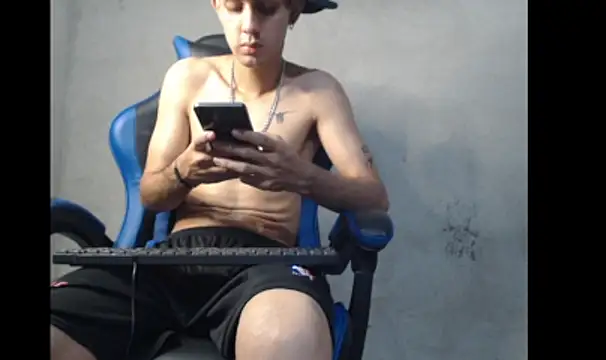 Garu_hot19's Live XXX Chat