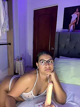 ema_zoe's Live XXX Chat