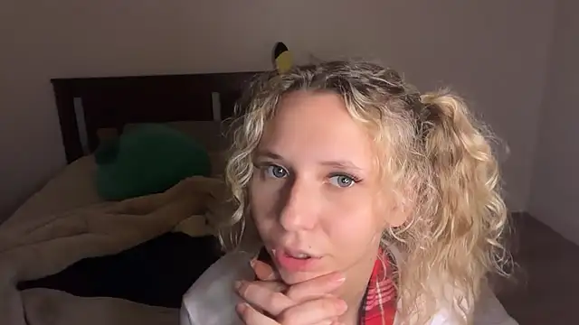Chat +18 de anyaa777 ao vivo