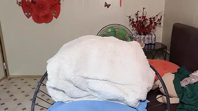 LinhChi_9x's Live XXX Chat