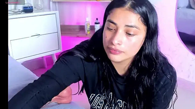 Emilybta live XXX chat