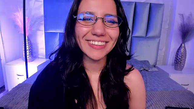HollyPeach's Live XXX Chat