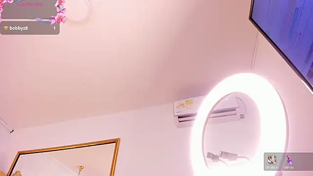Chat +18 de CamiRaux ao vivo