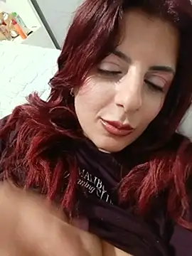 Ufkizil Adlı Modelin Canlı XXX Sohbeti