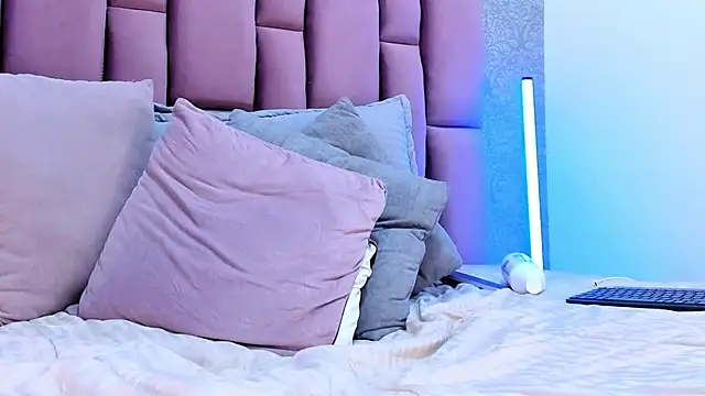 XXX chat uživo modela DianaRed_