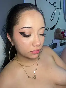 BarbieBonnet's Live XXX Chat