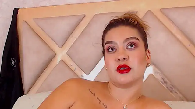 JoannaStanford's Live XXX Chat