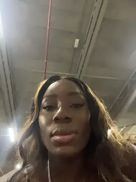 Chat +18 de ZarahFerreira ao vivo