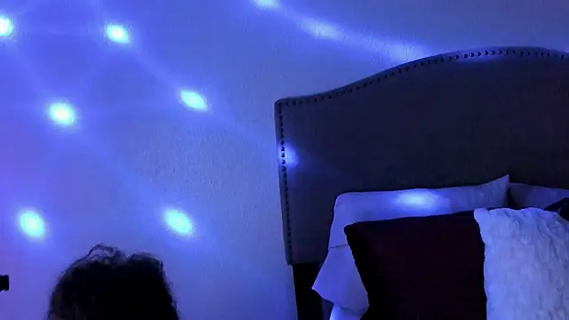 yiauana Chat XXX live