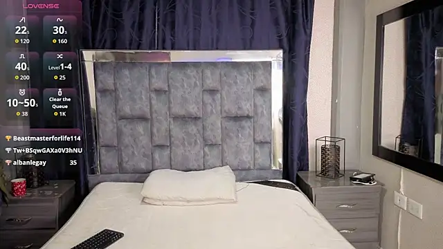 XXX chat uživo modela LeoMonnroe
