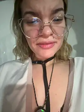 دردشة HeavenAylin الجنسية المباشرة